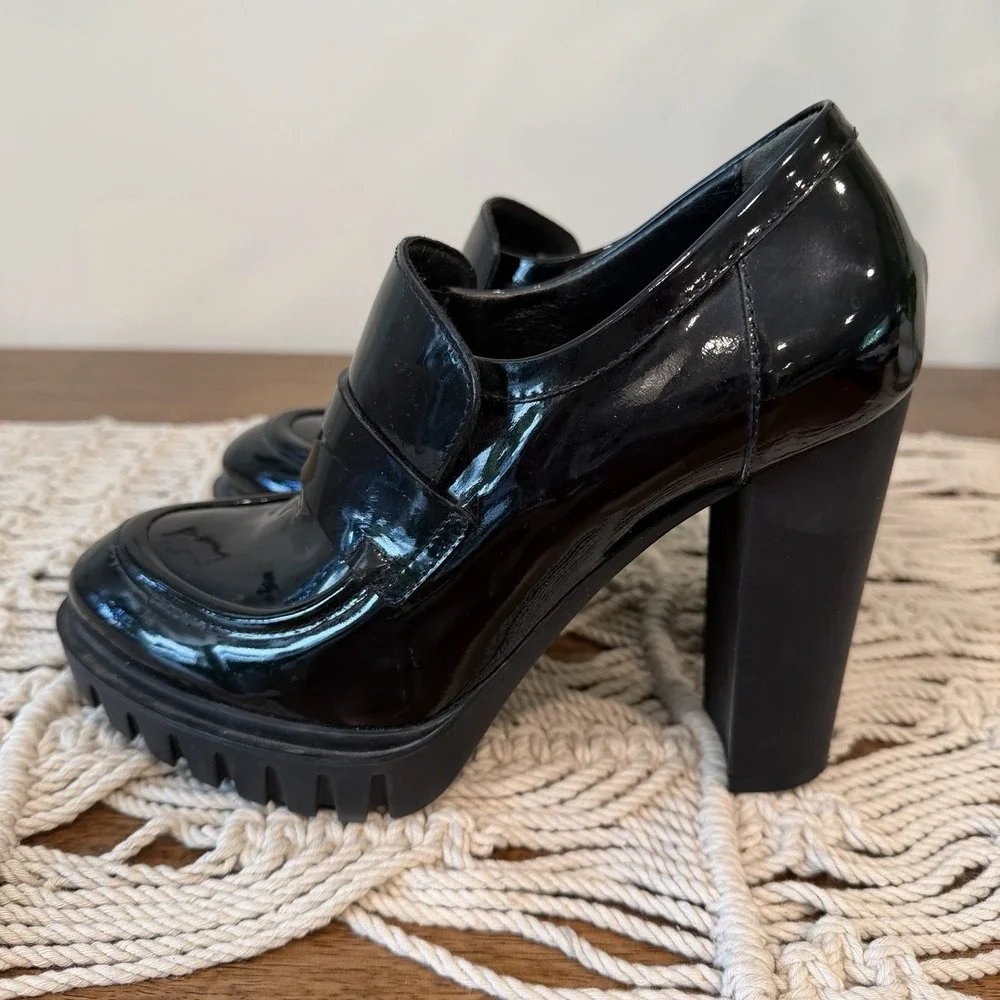 Charles David Black Patent Leather Block High Heel Penny Loafer US 7 EU 37 Italy